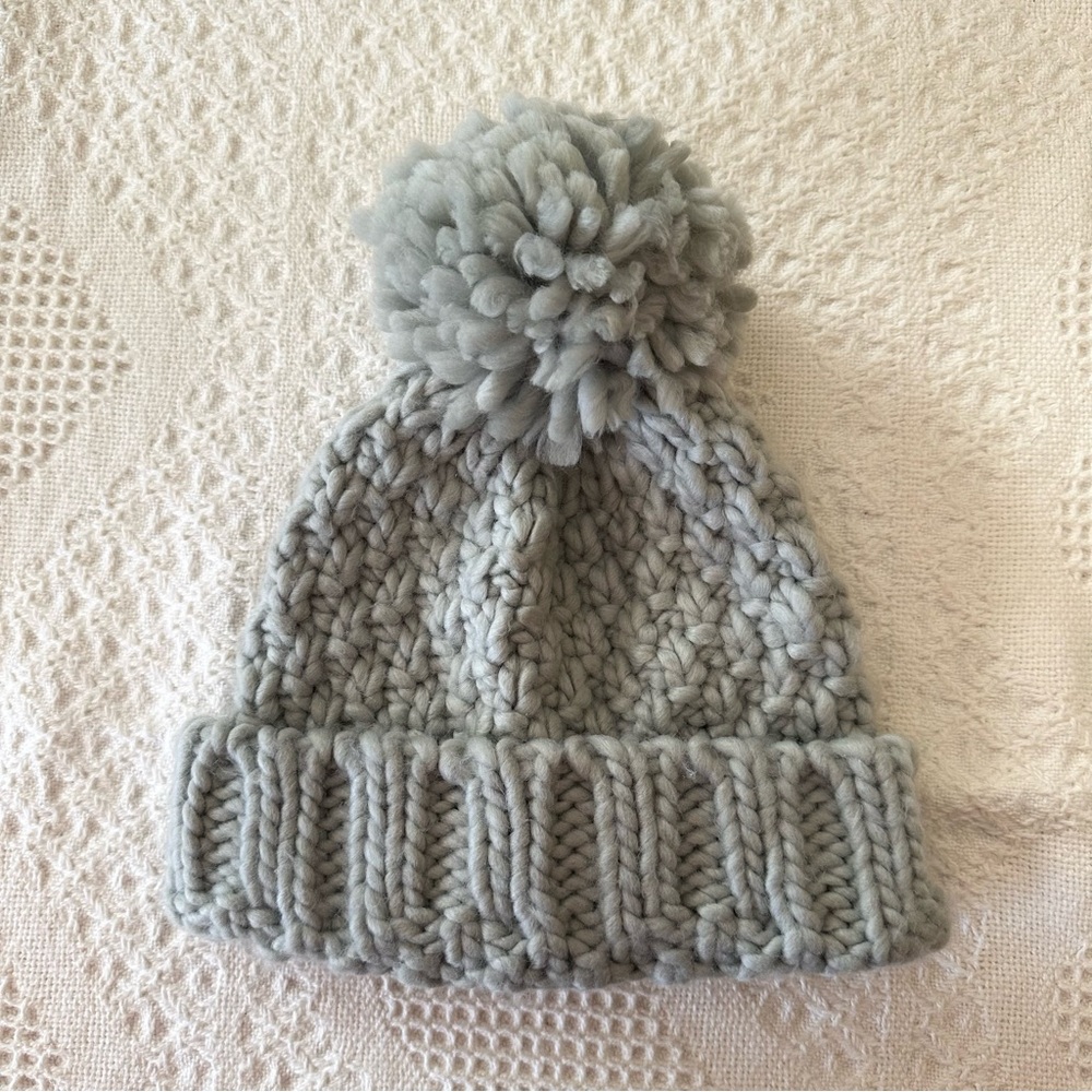 Pom Pom Beanie Hat Womens OS Light Gray Knit Nordic Winter Ski Preppy Boho NEW